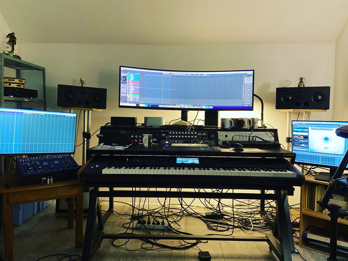 PierreLePape's tweet photo. Recording the very first track of 2024 for a new project that I can’t wait to share with you !!!
@korg_inc 
@HeavyocityMedia 
@SteinbergMedia https://t.co/9kEhNkf4gq