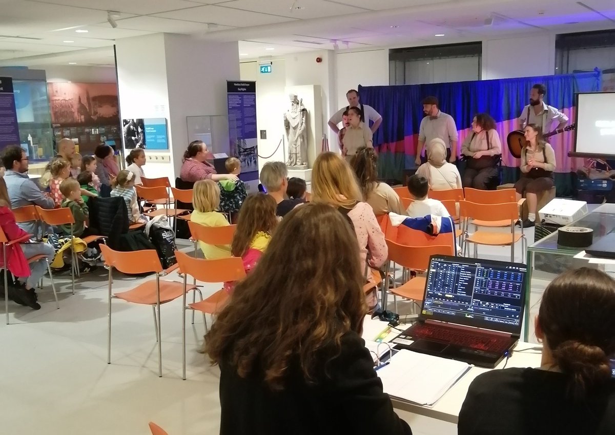 TheCardiffStory's tweet photo. Yn 2023 croesawodd Amgueddfa Caerdydd yr artistiaid a pherfformwyr Jack Skivens, Mymuna Soleman, Cath Little a Taking Flight Theatre i gynnal gweithdai a pherfformiadau am ddim i ymwelwyr #StoriCaerdydd2023 #KidsInMuseums @Jskivens @cathlittlestory @BintMohamood @takingflightco https://t.co/YU4pdxBfa3