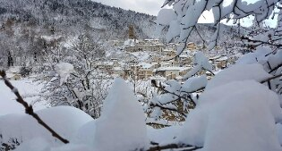 Aspettando la bufera della Befana. L'inverno vero tarda anche quest'anno, cosa vuol dire e quali conseguenze dobbiamo attenderci. Parla il fisico del clima Carlo Cacciamani. Agenzia spaziale italiana ed europea verso un anno cruciale, pieno di attività. TGR Leonardo, 14.50 RAITRE