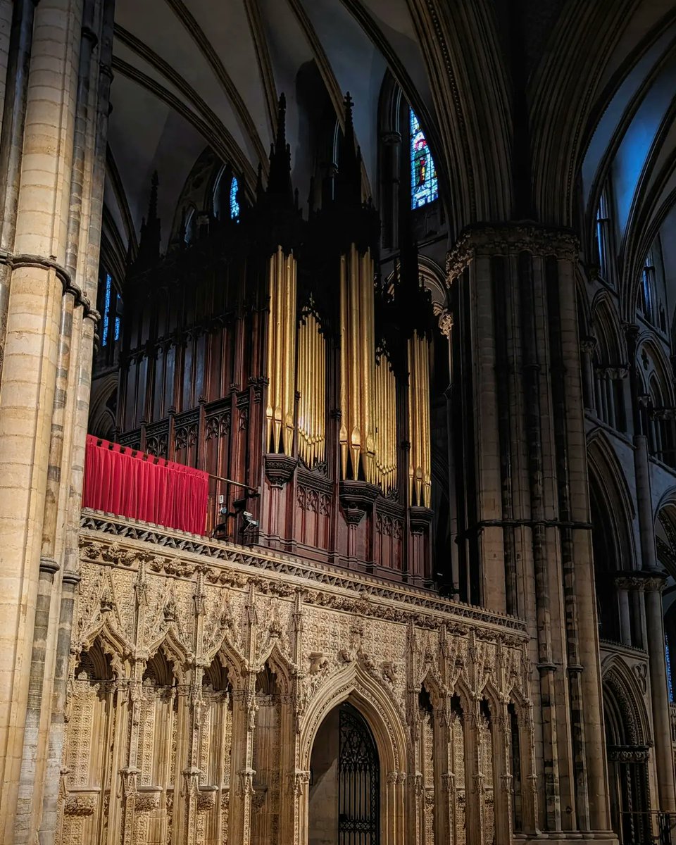 Lincoln Cathedral Choir tweet media