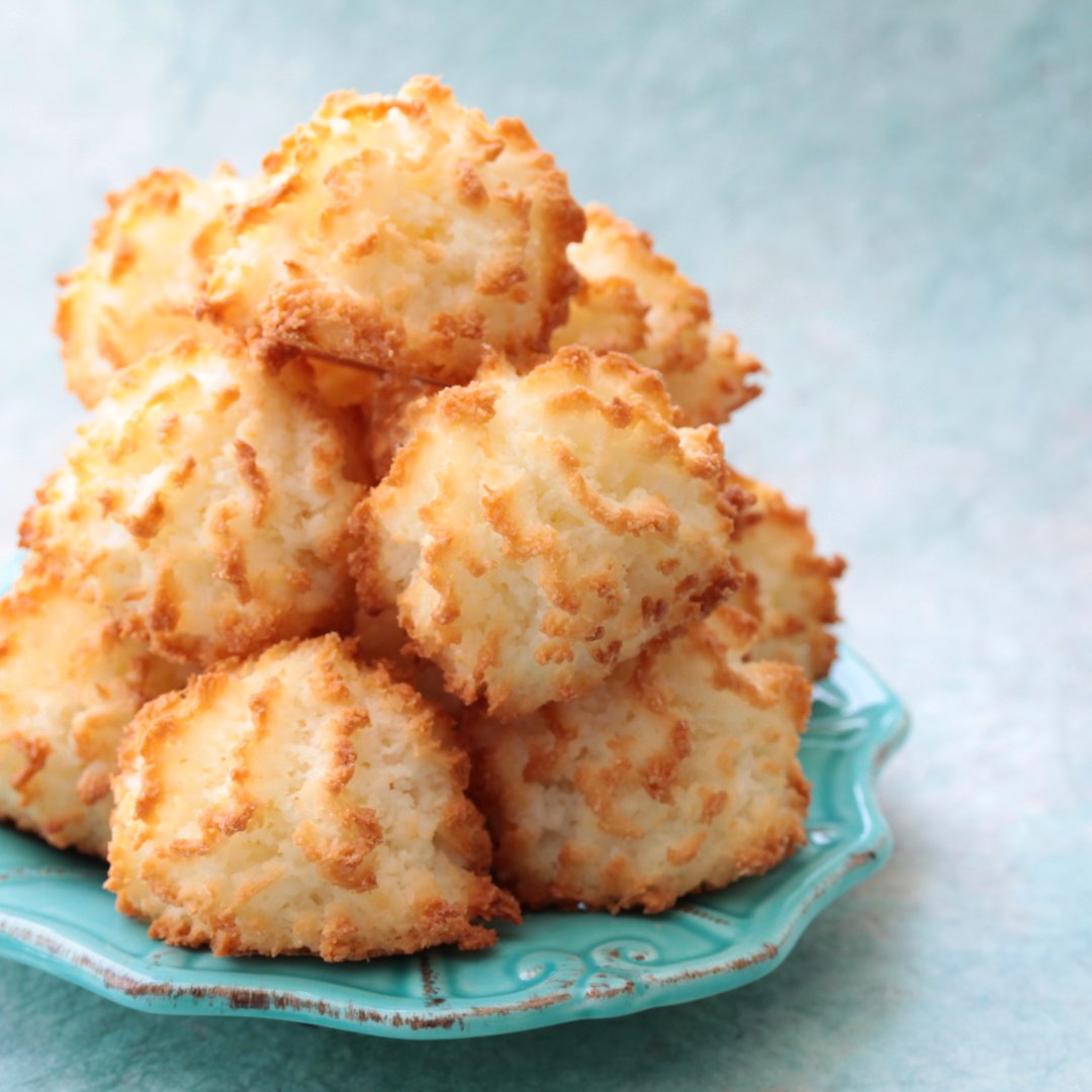 bestbakingtips's tweet photo. Whipping up magic with just 5 ingredients! These Coconut Macaroons are a symphony of simplicity and sweetness. π₯₯β¨
Tap the link for the full recipe: https://t.co/uYPnq3BXpV
#EasyBakingMagic #CoconutCrunch #SweetSimplicity https://t.co/76IFqKth2D