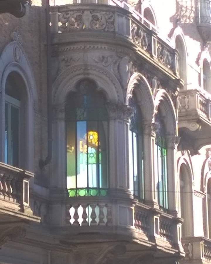 Rainbow Window Bow #window in Via Arsenale #Torino Jan19 #turin #bowwindow #finestra #architettura #architecture #architecturephotography #cityphotography #streetphotography #urbandetails #urbanphotography #architecture #viaggi #travel #traveling #travelphotography