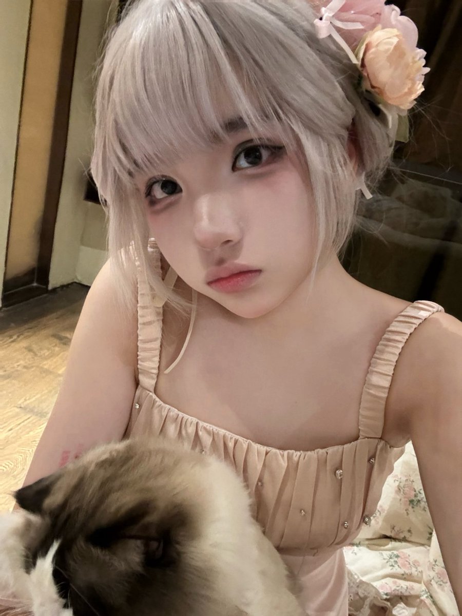 什么都不会干 只会焦虑的满地爬😓 我也不想这么折腾自己 因为焦虑才什么都做不了 https://t.co/qQwKdbx9dL