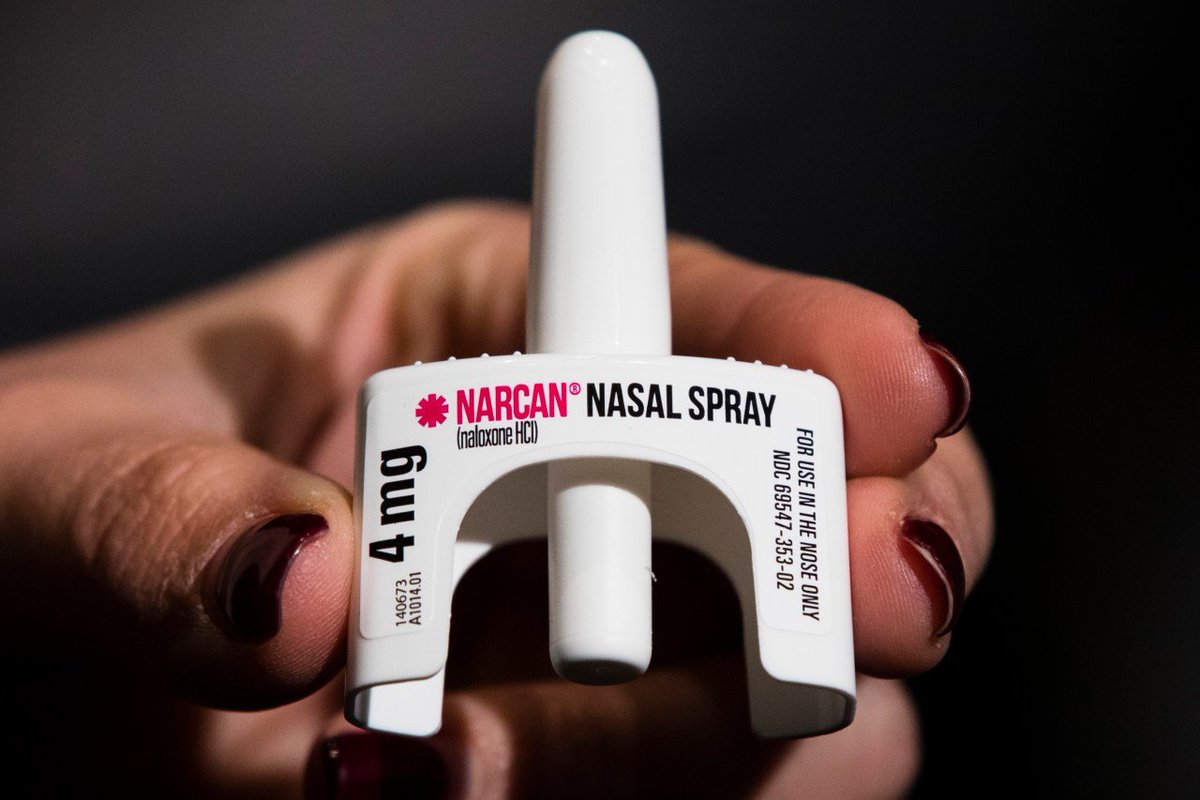 thehill's tweet photo. Honolulu becomes first American city to require that bars, nightclubs and restaurants carry the anti-overdose medication naloxone https://t.co/ysNQ7CllCG https://t.co/ALS0792iz9