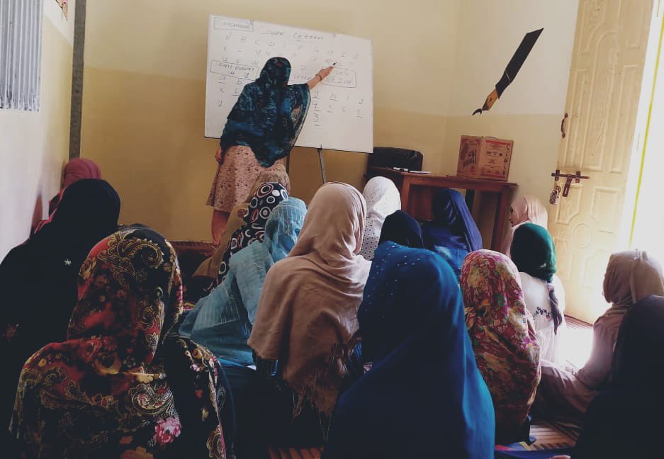 PAGEPakistan's tweet image. PAGE's final batch of language and cultural classes, funded by the @wphfund has begun!
Proudly enrolled 200 girls and women across 5 districts.
@UN_Women
#LanguageClasses #CulturalUnity #Empowerment #UNPartnership