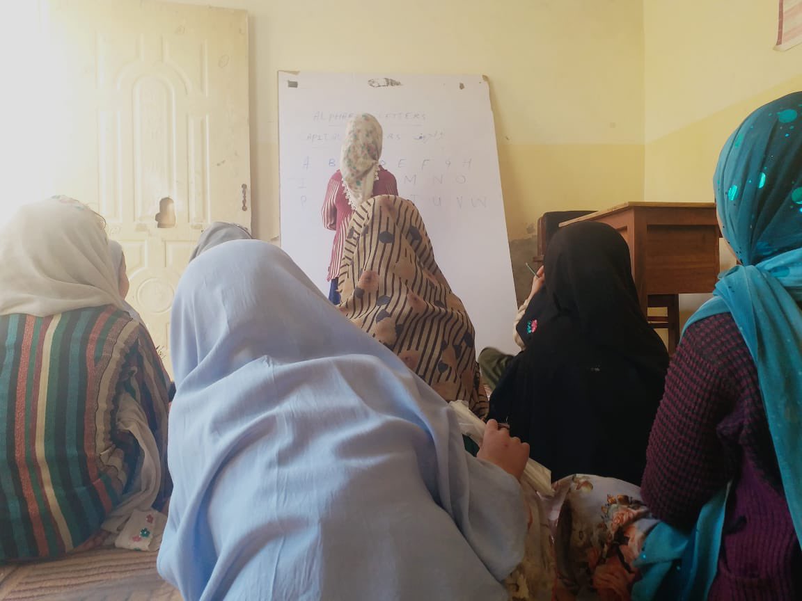 PAGEPakistan's tweet image. PAGE's final batch of language and cultural classes, funded by the @wphfund has begun!
Proudly enrolled 200 girls and women across 5 districts.
@UN_Women
#LanguageClasses #CulturalUnity #Empowerment #UNPartnership