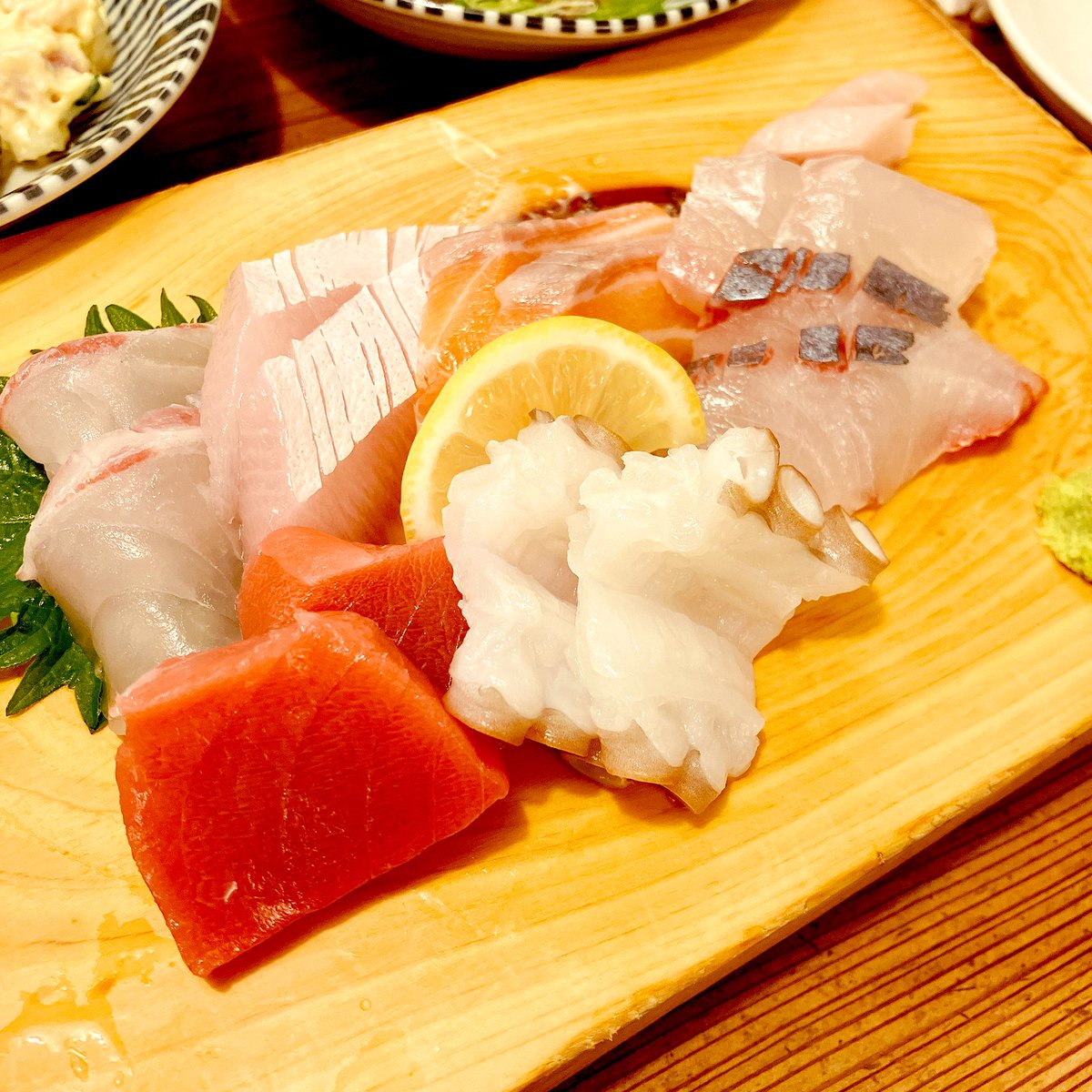 eneSCUMS's tweet photo. カンパーイ！！
刺身美味しいぃぃぃぃ https://t.co/LowYpdwot6