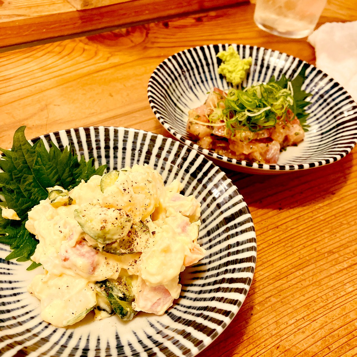 eneSCUMS's tweet photo. カンパーイ！！
刺身美味しいぃぃぃぃ https://t.co/LowYpdwot6