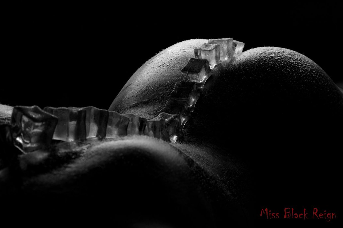 November_reign7's tweet photo. It’s getting hot in here x 
Image: @FidelioImages 
#onlyfans_girl 
#ukmodel 
#bodyscape https://t.co/TgM69dqzeC