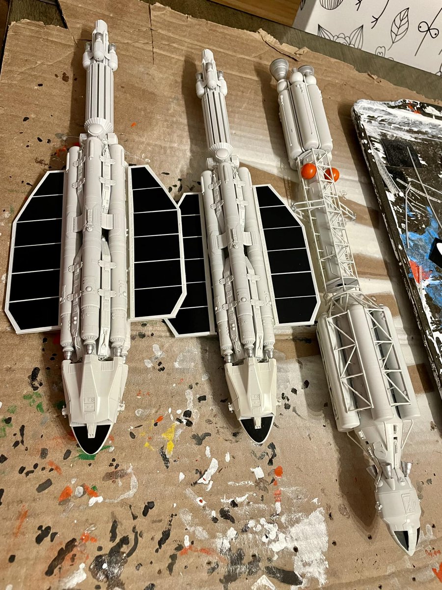 EagleAlpha1999's tweet photo. Looking fantastic !! 😍 My Altares is the one on the left. Beautiful 3D prints by Bill Altenburg. The large UP is going to film producer Jeffrey Morris. Life is good! 😉 #Altares #IntoInfinity #TheDayAferTomorrow #TheLostWorldsofGerryAnderson #GerryAnderson #Space1999 https://t.co/KKLR6YRcaA