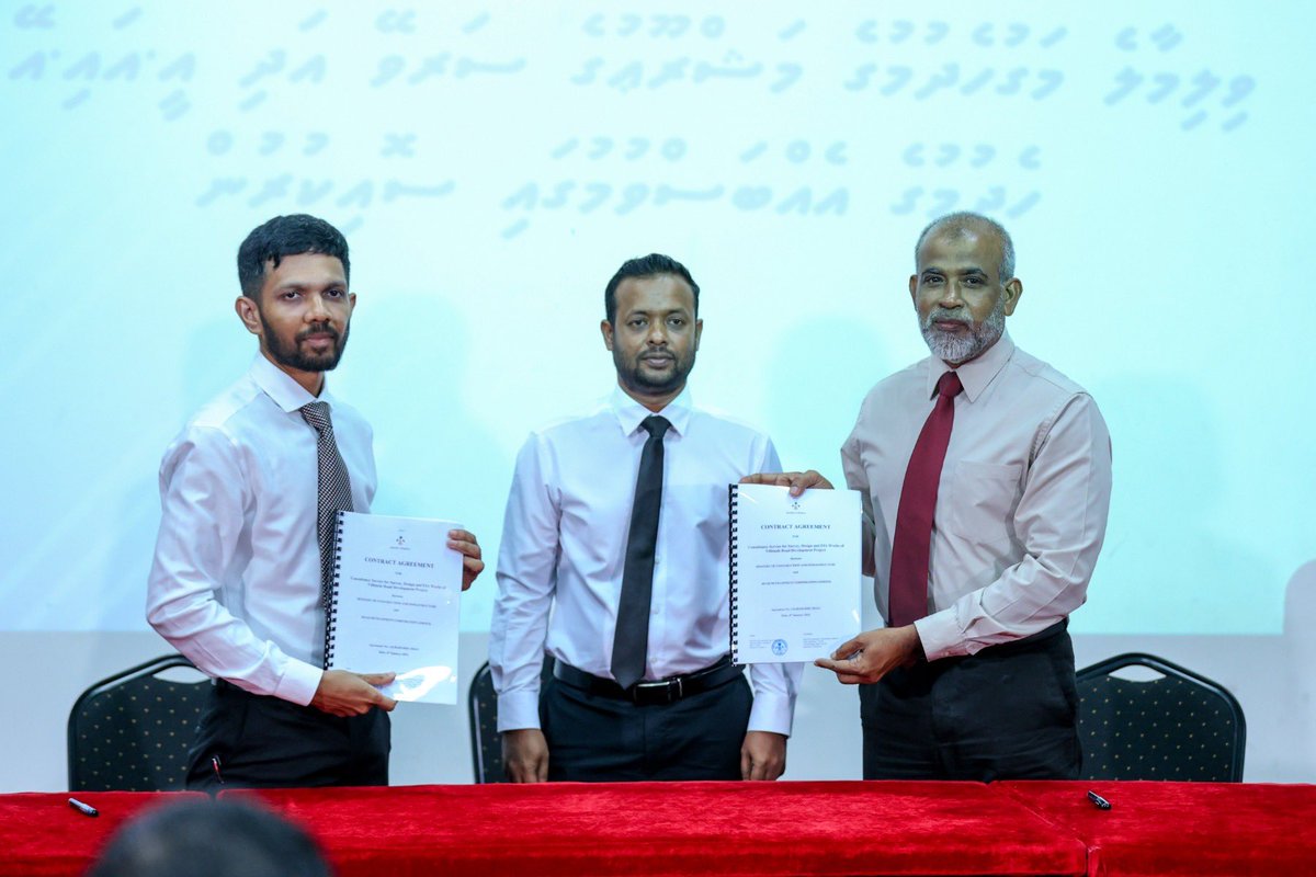 MIHUDmv's tweet photo. ވިލިމާލެ މަގުހެދުމުގެ މަޝްރޫއުގެ ސަރވޭ އަދި އީ.އައި.އޭ ހެދުމުގެ މަސައްކަތް ރޯޑް ޑިވެލޮޕްމަންޓް ކޯޕަރޭޝަން (އާރް.ޑީ.ސީ) އާ ހަވާލުކޮށްފިއެވެ. 1،794،990.78 ރުފިޔާ އަށް މި މަސައްކަތް ހަވާލުކޮށްފައިވަނީ 120 ދުވަހުގެ ތެރޭގައި ނިންމުމަށެވެ. https://t.co/nrwPtRQ9bY