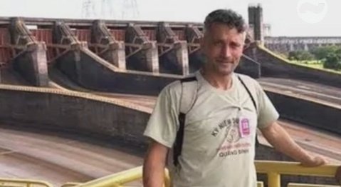 robertoperezpy's tweet photo. 📍Buscan a Florian Geraud francés desaparecido en Paraguay

📞 En conversación con el amigo de Florian, Edgar Santander llama a la solidaridad de los vecinos para que envíen el circuito cerrado para ver qué hizo el 1 de enero del 2024 a partir de las 05:00. "Él salió a las 03:00 y se fue hacia la plaza 28 de febrero, volvió a las 04:02 y salió a las 04:47 y se dirigió a la ruta mariscal Estigarribia", relató.

#PPpy #650AM