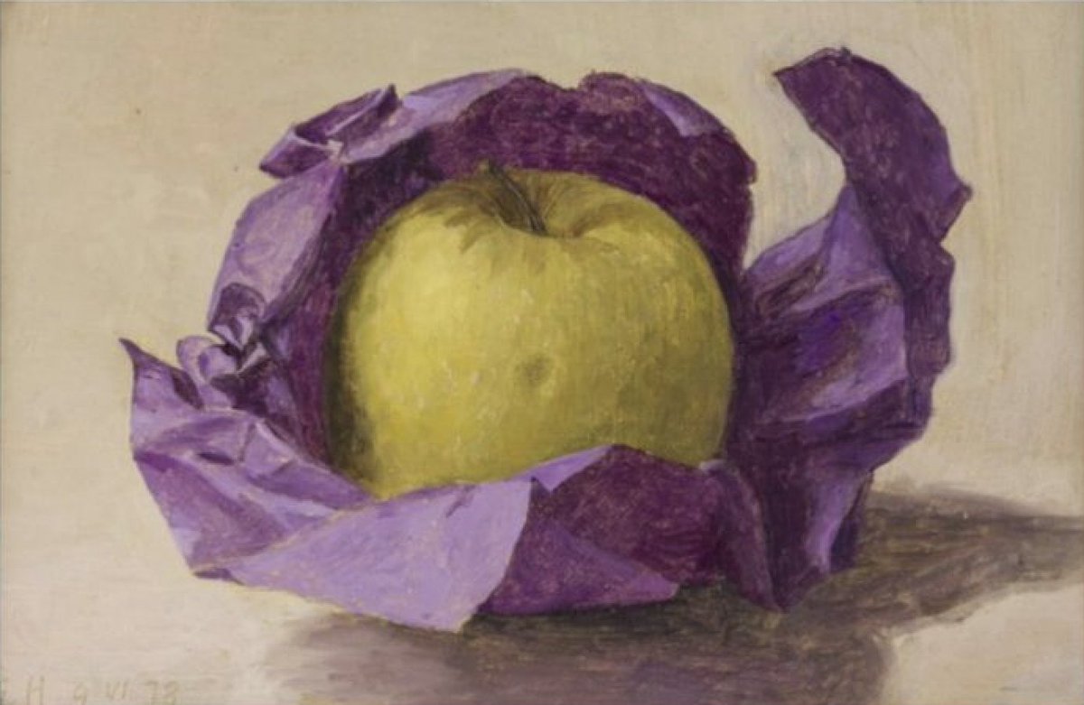 britgardhistory's tweet photo. It's the time of year when properly stored apples really come into their own, their flavours having subtly mellowed (though Golden Delicious wouldn't be my choice, even if wrapped as gorgeously as this one). 

'One Golden Delcious in Purple Paper No 2 1978', Eliot Hodgkin. https://t.co/hvOLuq3y4S