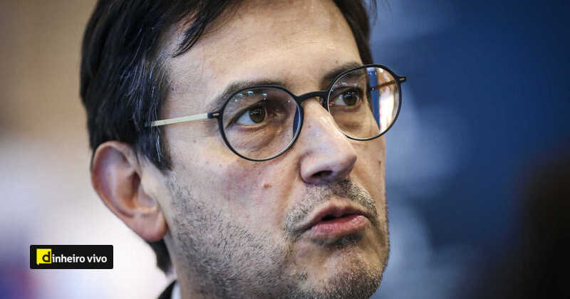 Cleeeese's tweet photo. IL acusa Pedro Nuno de ser "cara do colapso" dos transportes e quer concessão do serviço da CP https://t.co/tmrB2jOq0R https://t.co/bYL7uPYFEr