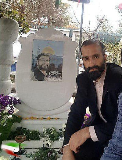 abornaei's tweet photo. من کاملا موافقم که هر کسی از تروریسم حمایت کرد باید مورد پیگرد قانونی قرار بگیره به شرطی که اول اونایی که برای مردم عصبانی فضای مجازی دارن پرونده سازی میکنن به این سئوال جواب بدن که #قوه_قضاییه و نهادهای امنیتی با #سعید_عسگر به عنوان یک #تروریست اثبات شده و مسجل، چه برخوردی کردند و الان کجاست؟ هر وقت تکلیف نوع برخورد با سعید عسگر که در روز روشن #سعید_حجاریان را ترور کرد روشن کردید با حامیان مجازی تروریسم هم که جرمشون زدن توییت بود برخورد کنید!
#استاندارد_دوگانه
#تروریست_خوب