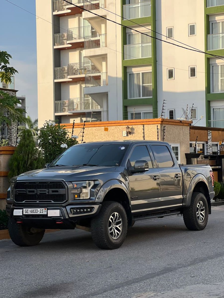 FrankDoe101's tweet photo. 2017 Ford F150 Raptor 
3.5L 6cyl Turbo 
collision warning and automated emergency braking
lane-departure warning and lane-keeping assist
Remote start feature 
Blindspot Monitoring 
Carplay 
Parking sensors
Registered 23

Price - 580k p3 😁
Pls rt 😉
What’s app no in bio 

#YourCarGuy 🚘🕺🏽