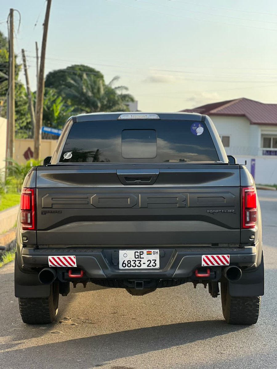 FrankDoe101's tweet photo. 2017 Ford F150 Raptor 
3.5L 6cyl Turbo 
collision warning and automated emergency braking
lane-departure warning and lane-keeping assist
Remote start feature 
Blindspot Monitoring 
Carplay 
Parking sensors
Registered 23

Price - 580k p3 😁
Pls rt 😉
What’s app no in bio 

#YourCarGuy 🚘🕺🏽