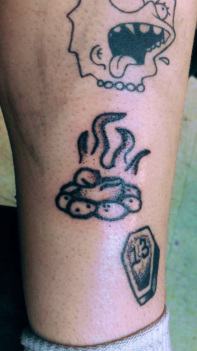 dyingwishCS's tweet photo. first tattoo on myself!!! she kinda cute! https://t.co/OORDEWp4Pe