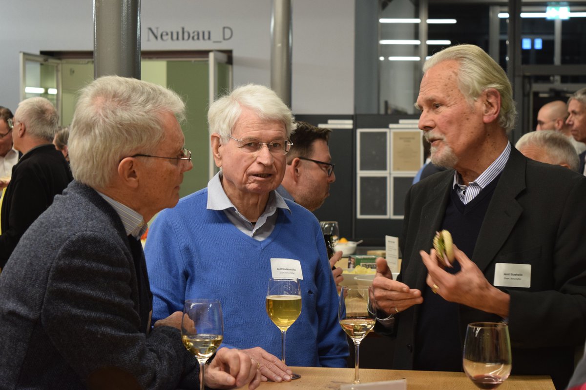 Vielen Dank für eine wundervolle Vernissage von #DDS1993 an unseren Ehrengast, alt Bundesrat Adolf Ogi, an unsere Gastgeberin, die <a href="/unibern/">Universität Bern</a> &amp; @via_richter, sowie an all die vielen Freundinnen und Freunde von Dodis! Der <a href="/SAGW_CH/">SAGW</a>-Livestream zum Nachschauen: youtube.com/watch?v=YepnRz…