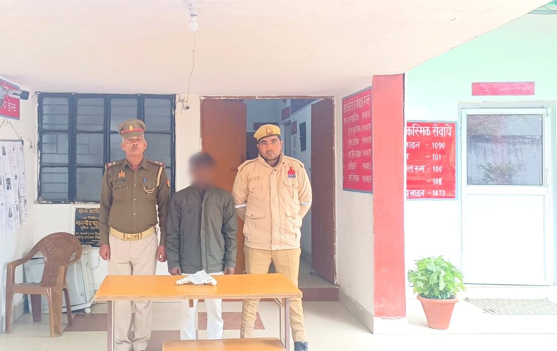 #Sitapur_police थाना अटरिया व मछरेहटा पुलिस टीम द्वारा चेकिंग के दौरान हिस्ट्रीशीटर अपराधी सहित 02 अभियुक्तों को अवैध शस्त्र व कारतूस के साथ गिरफ्तार कर चालान मा.न्यायालय किया गया है। #UPPolice #SafeSitapur #BehindBars #NoMoreCrime
<a href="/Uppolice/">UP POLICE</a>
<a href="/dgpup/">DGP UP</a>
<a href="/adgzonelucknow/">ADG Zone Lucknow</a>
<a href="/Igrangelucknow/">IG Range Lucknow</a>