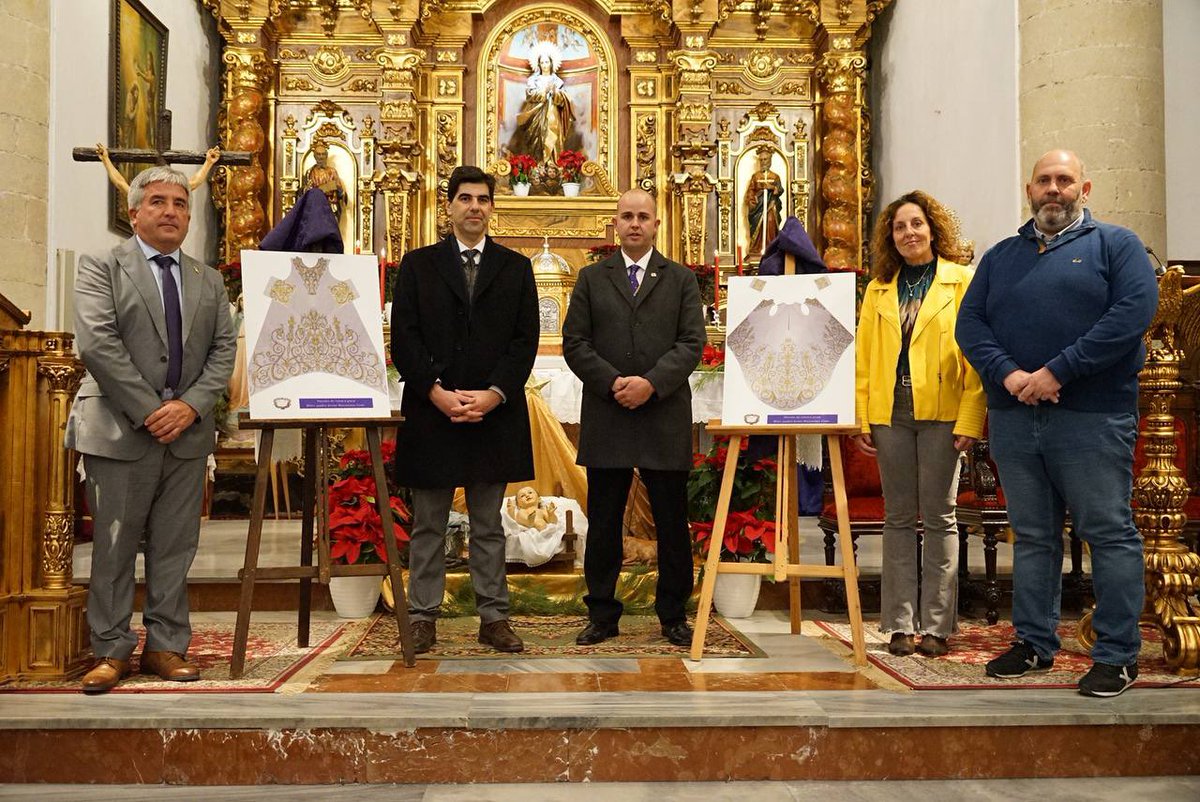 Misa Dulce Nombre de Jesús con la Cofradía Ntro. Padre Jesús Nazareno ⛪️

🗓️➡️Al terminar los cultos, se presentó el proyecto de la nueva túnica que su titular lucirá en la Semana Santa de 2025, diseñada por José María Carrasco y confeccionada en el taller de Salvador Oliver 🪡