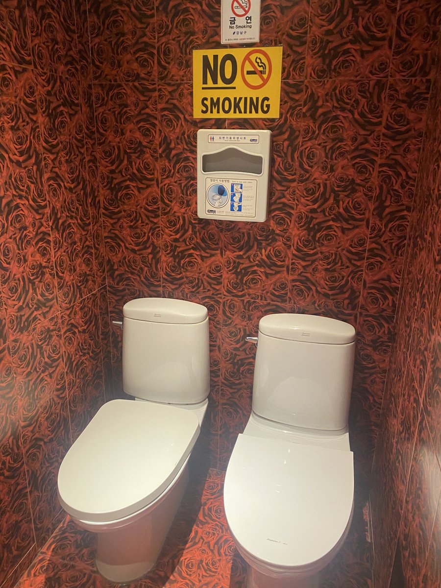 ร้านหมูย่างน้องดรีม ห้องน้ำผญทำไมต้องมีโถ 2 อัน