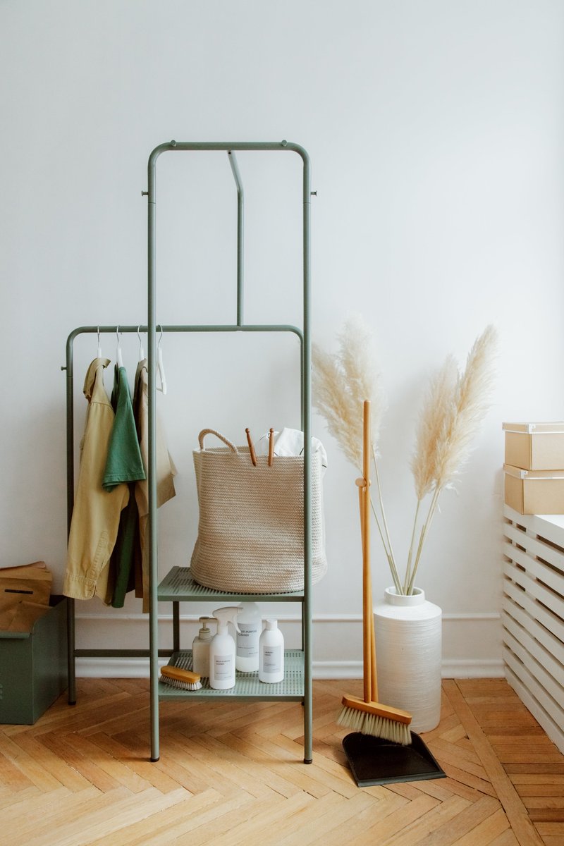 CeilingSweepers's tweet image. #PROTIP - Upgrade your cleaning routine for summer! Opt for light, citrus-scented cleaning products to leave your home smelling as fresh as a summer breeze. #CitrusClean #SummerFresh