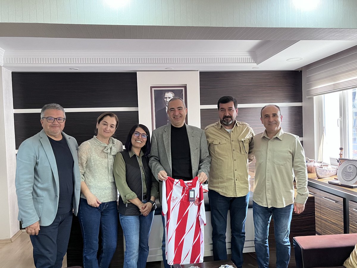 Birlikte çalışmaktan onur duyduğumuz, ATSO önceki dönem Meclis Başkanımız Süleyman Özer’in konuğu olduk. 

Duruşu ve çalışkanlığıyla takdir edilen, sektörünün duayeni, örnek iş insanı Başkanımıza evsahipliği için teşekkür ediyor, başarılar diliyoruz.