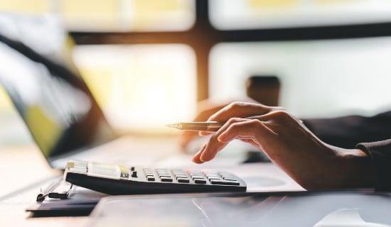 Crédits d’impôts, aides au paiement des factures d’électricité, montant net social sur les fiches de paie… Comme chaque année au 1er janvier, de nombreux changements concernent les règles en vigueur pour les entreprises. <a href="/Economie_Gouv/">Ministère de l'Économie et des Finances</a> vous présente les principales nouveautés