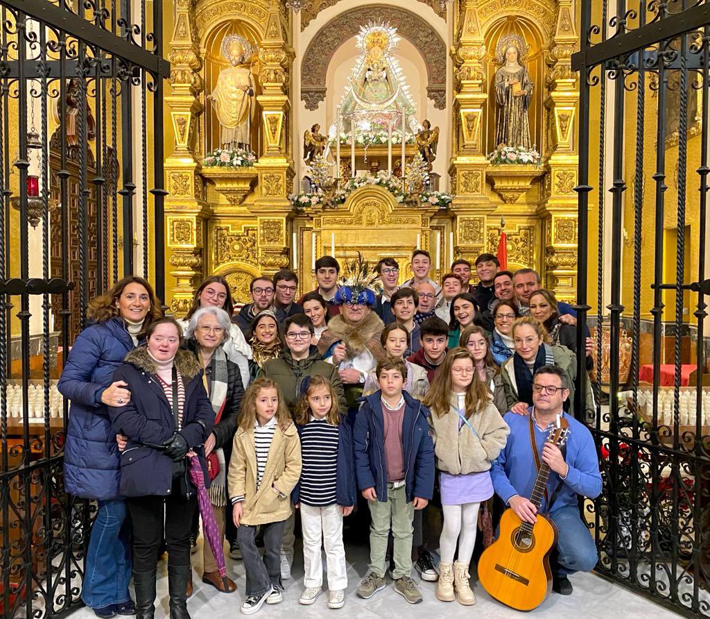 HdadVVallecija's tweet photo. El Paje Real del Valle recibiendo a sus Majestades los Reyes Magos de Oriente en su visita a la Patrona de Écija,Nuestra Señora del Valle. Una visita muy “Real” para un día especial para nuestra Hermandad. https://t.co/9Waqu0PPMq