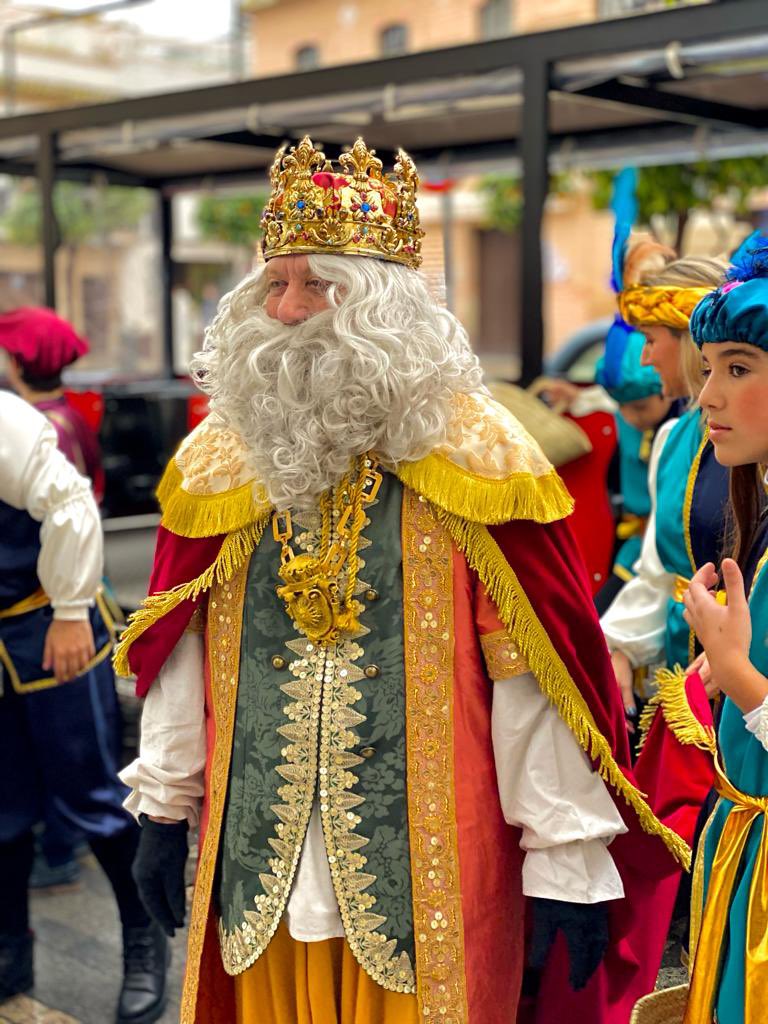 HdadVVallecija's tweet photo. El Paje Real del Valle recibiendo a sus Majestades los Reyes Magos de Oriente en su visita a la Patrona de Écija,Nuestra Señora del Valle. Una visita muy “Real” para un día especial para nuestra Hermandad. https://t.co/9Waqu0PPMq