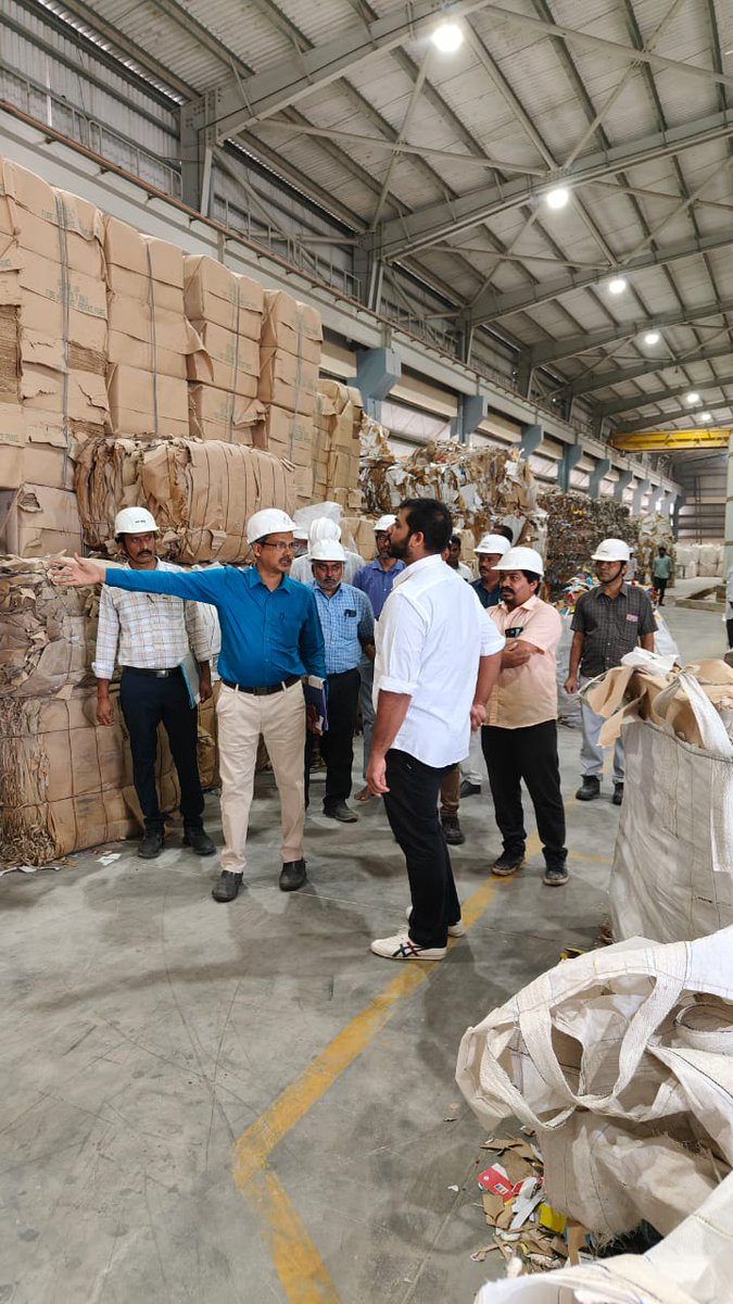 vkgaddam's tweet image. Spending a productive day at our #Vnext Board plant in Udumalpet, Tamil Nadu, and  meeting the wonderful team  - our company&apos;s backbone.

#vnextboards #udumalpetvisit #companyculture #EmployeeEngagement #teamworkgoals