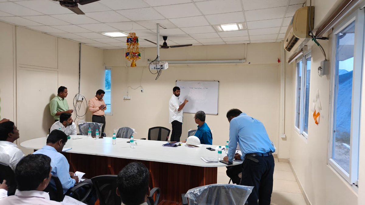 vkgaddam's tweet image. Spending a productive day at our #Vnext Board plant in Udumalpet, Tamil Nadu, and  meeting the wonderful team  - our company&apos;s backbone.

#vnextboards #udumalpetvisit #companyculture #EmployeeEngagement #teamworkgoals