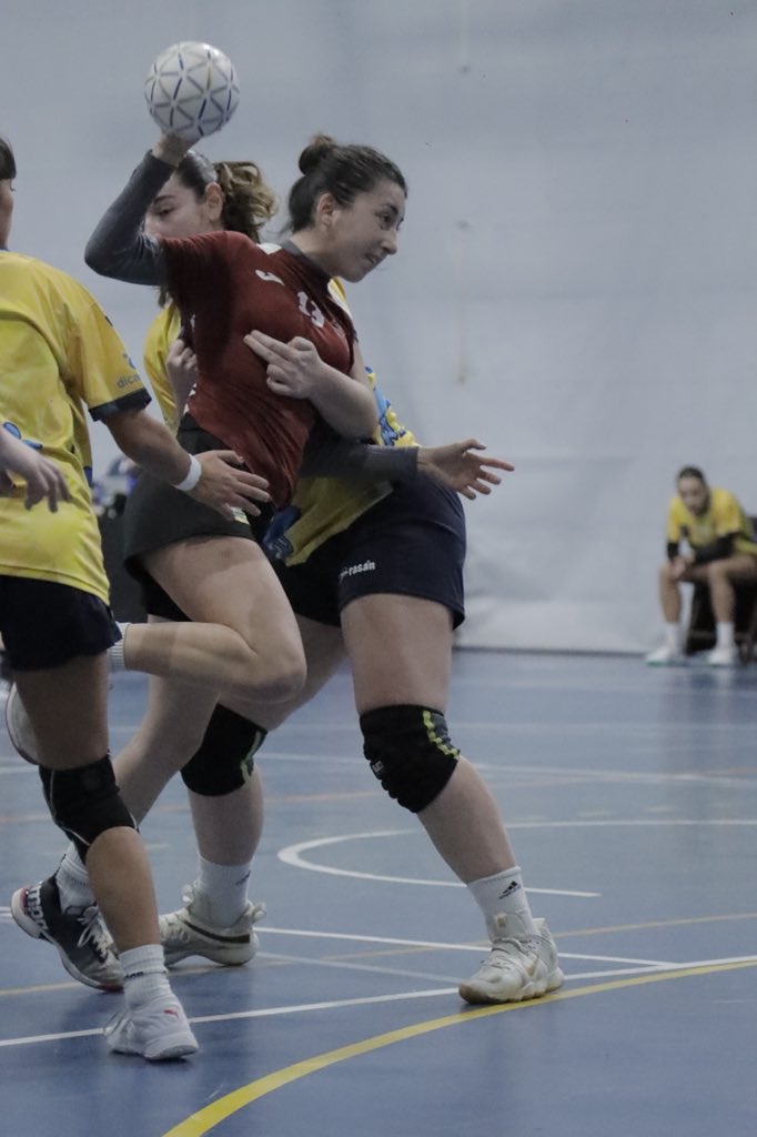 cesa2026bmCAT's tweet photo. ⚡ ¡Se acaba el partido en la Pista Verde 3 de @Blanes_cat!

✨ Triunfo de la @FBMPA_oficial por 34 a 32 frente a la @riojaftrbm 

🤾🏻‍♀️ Copa Juvenil Femenina
📊 Grupo B #CESA2024CAT

🖥️ https://t.co/I4gHn08r4S https://t.co/uH3BlKsNCl