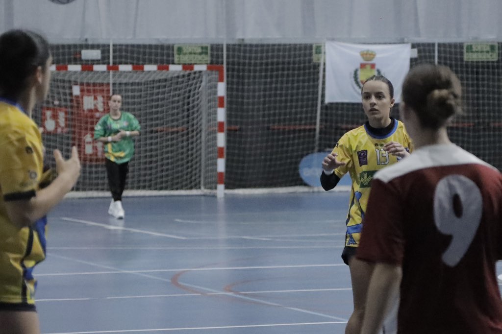 cesa2026bmCAT's tweet photo. ⚡ ¡Se acaba el partido en la Pista Verde 3 de @Blanes_cat!

✨ Triunfo de la @FBMPA_oficial por 34 a 32 frente a la @riojaftrbm 

🤾🏻‍♀️ Copa Juvenil Femenina
📊 Grupo B #CESA2024CAT

🖥️ https://t.co/I4gHn08r4S https://t.co/uH3BlKsNCl