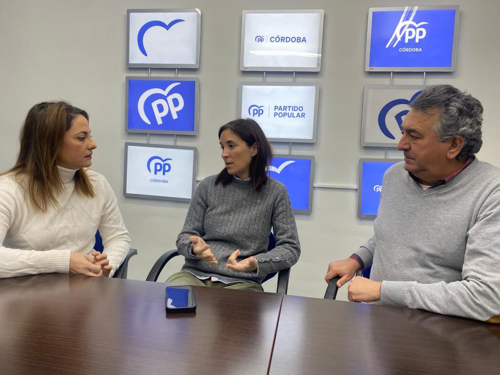 ppalmodovar's tweet photo. 🔵👮👮‍♂️Los concejales del PP de Almodóvar se han reunido con Cristina Casanueva, Senadora por la provincia de Córdoba, para transmitirle la preocupación general por los problemas de seguridad de nuestro municipio.

🔛 Buscando soluciones y medidas.

#seguridadalmodovar https://t.co/svHrEZL3uC