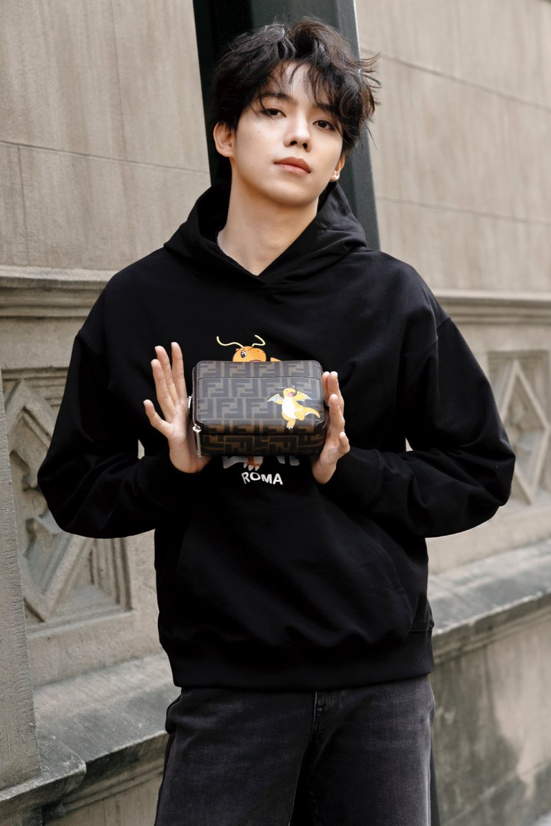 Luoyizhou1603's tweet photo. FENDI x FRGMT x POKÉMON

#หลัวอีโจว
#LuoYizhou 
#罗一舟 https://t.co/xvLNups12t