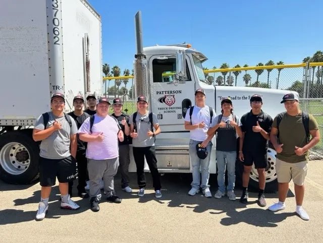 yardsticknews's tweet photo. NGT Foundation Unveils Groundbreaking High School Trucking Programs Nationwide 👉 https://t.co/Y2U8n5xgs5

#Truck #Trucking #TruckDriver #USNews https://t.co/ofg8LSY57J