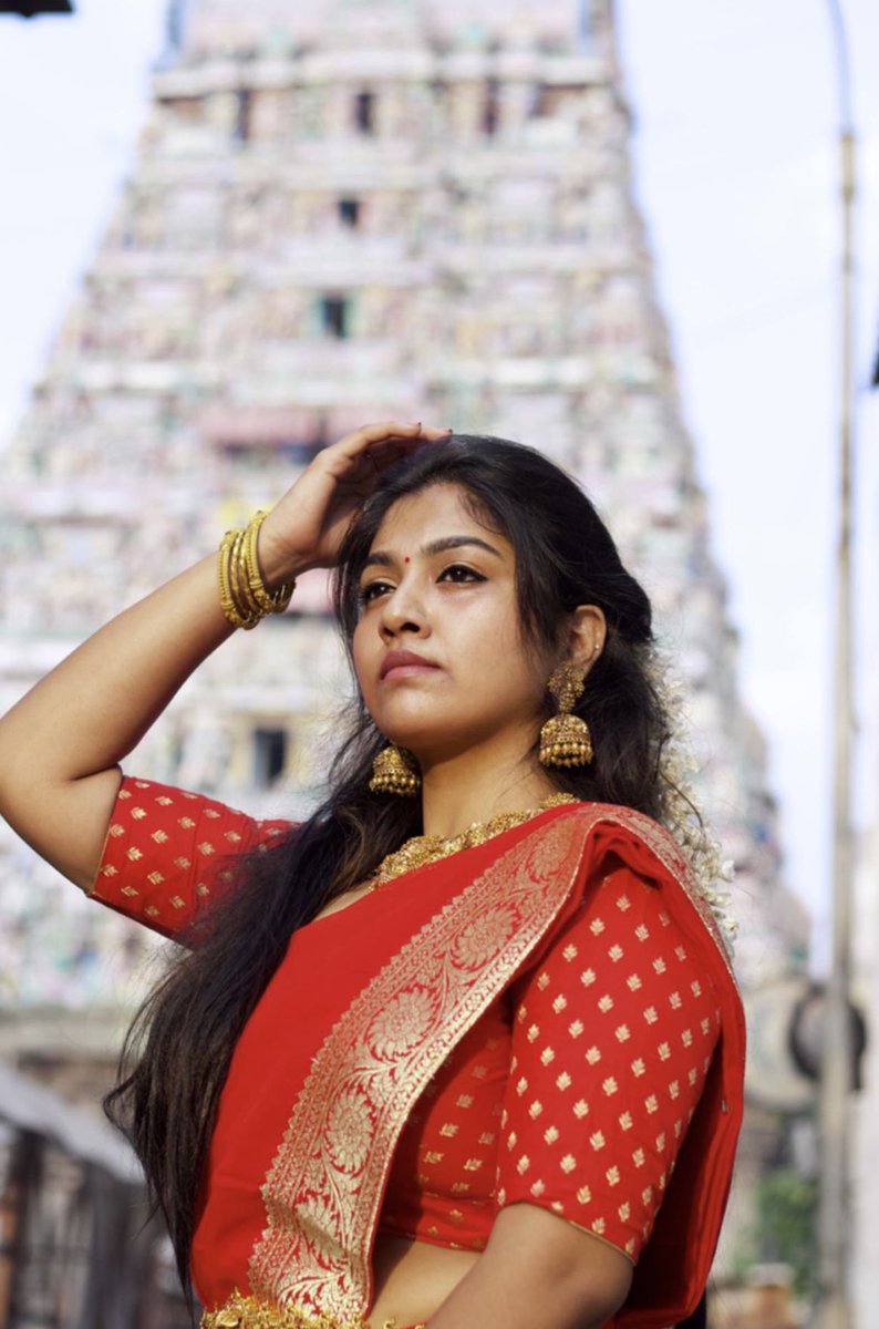 SuruthiSakthi's tweet photo. Just watching my dragons play.. Dracarys🔥

@SuruthiSakthi 

#suruthisakthi #redsaree #got #traditional #photooftheday #actress #trending #actorslife #artist #actors #cinema #sun #glare #glow #beauty #model #elegance #tamilcinema #justglow #suruthisakthivel #thrones #regal https://t.co/mXutLx5zhr