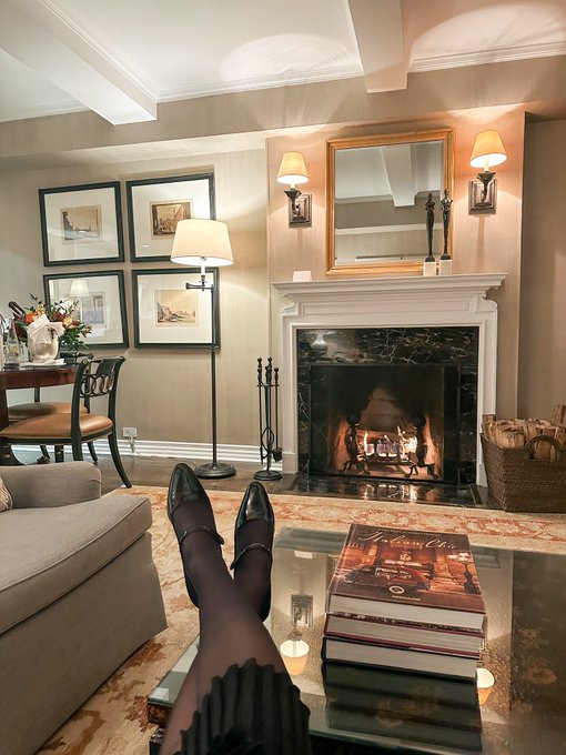 Perfect start to 2024 with you 🖤✨ https://t.co/gFPC5q3y6v