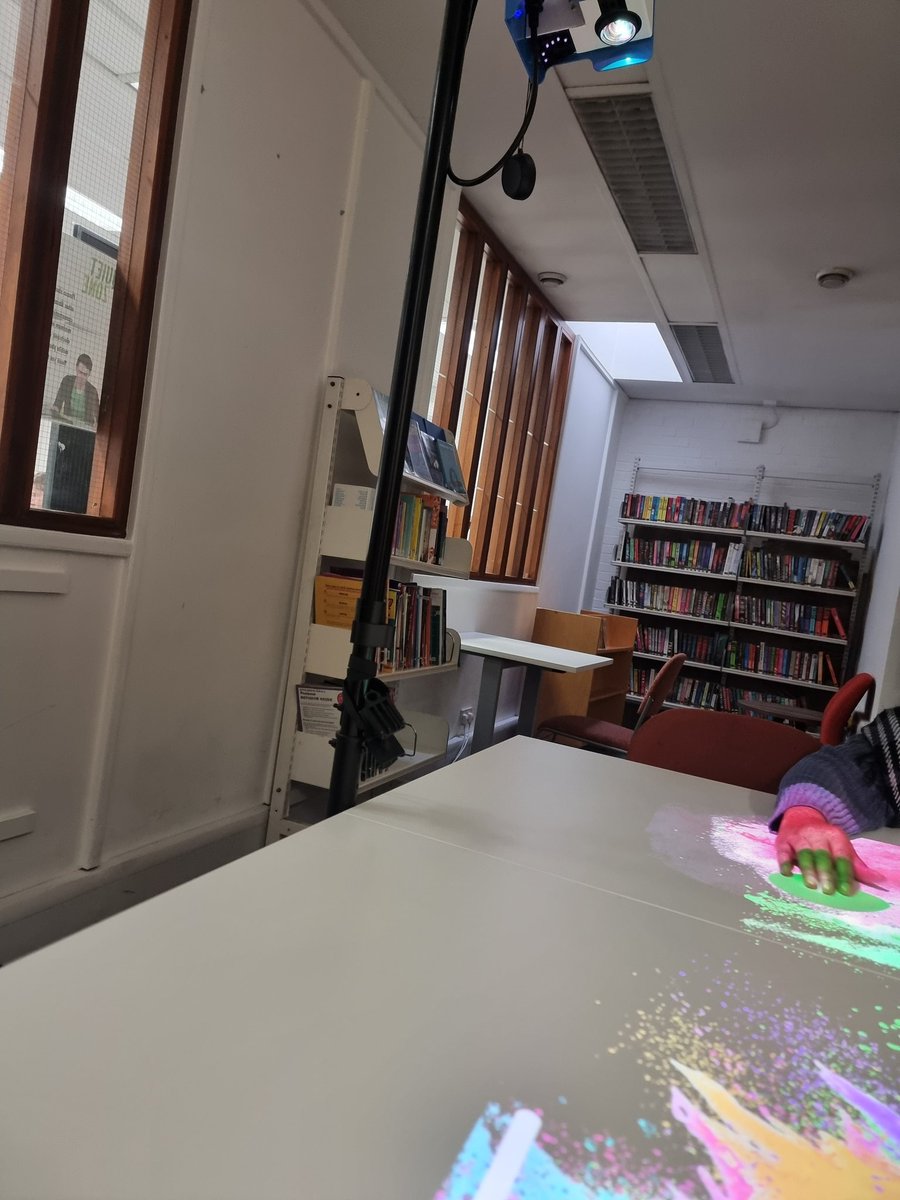 Im_Negomi's tweet image. Been playing with the #MagicTable at #BalhamLibrary Dementia Cafe - It has games, puzzles &amp;amp; even exercises!
Proud of my colleague who set up the cafe as a fun &amp;amp; safe place to meet.

The #DementiaCafe runs every Thursday 11am to 1pm @Better_Balham
@wandsworthlibs @DementiaUK