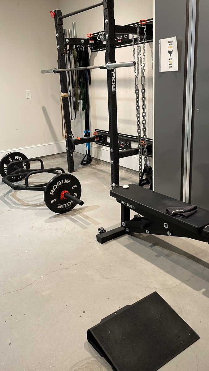 TeachandCoachGA's tweet image. #DEFRESET No rest days over here. Trap bar deadlifts, ATG Split Squats and calf raises. @EchelonFront @jockowillink @jockofuel