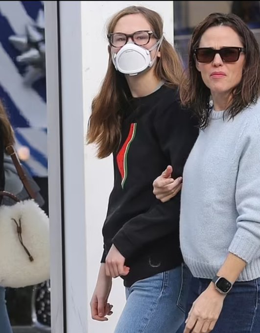 HenMazzig's tweet image. Antisemitism is trendy. 

The teenaged daughter of Jennifer Garner and Ben Affleck wore a sweatshirt that symbolically claims that all of the state of Israel is Palestine - that there is no room for Israelis in this land.

What is most upsetting, and most telling WHY she feels…