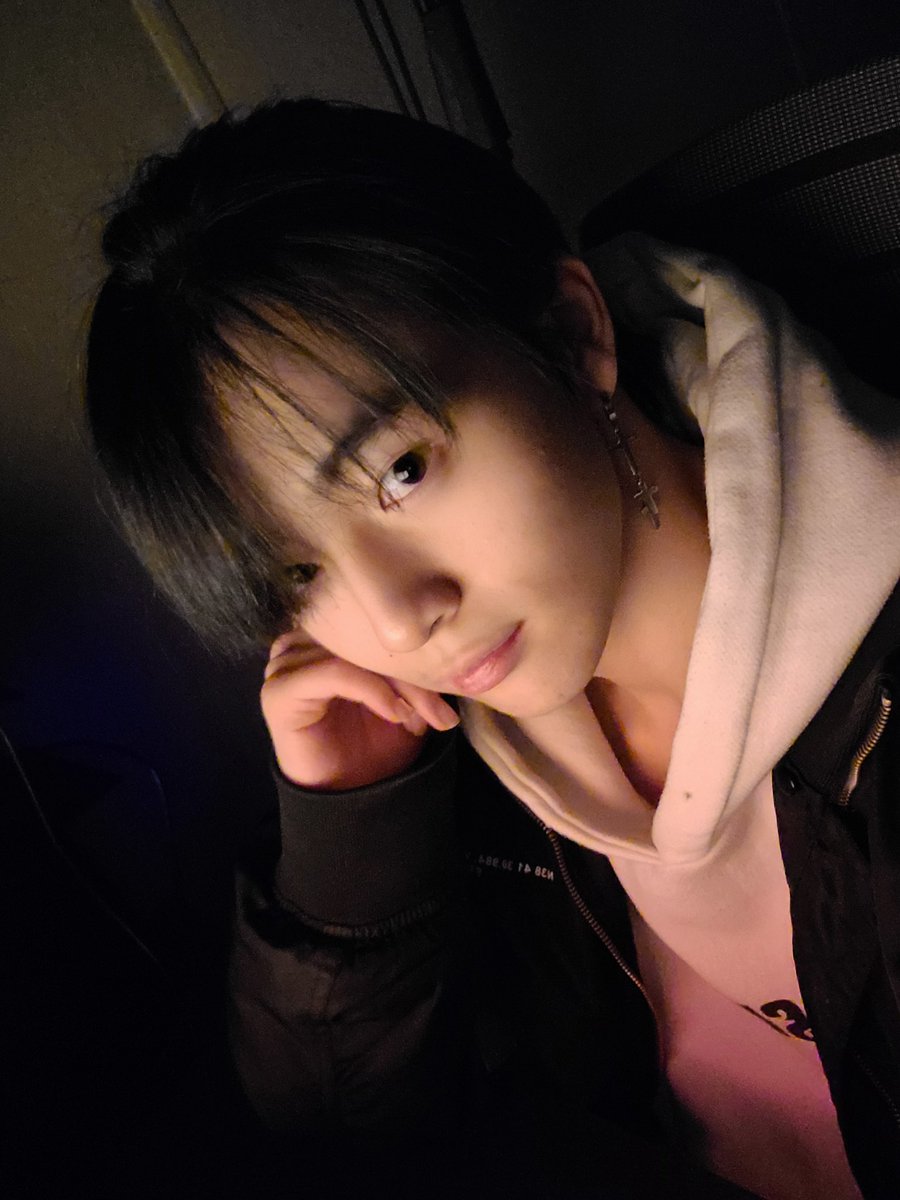 fantasyboys_mem's tweet photo. [#홍성민] 

a memory of the past

#FANTASYBOYS #판타지보이즈
#HONGSUNGMIN https://t.co/pyMeZgqD4b