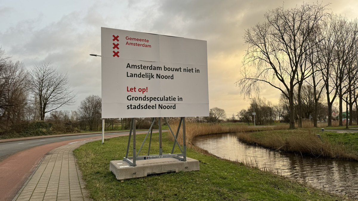 Iemand een idee welk verhaal hier achter zit? <a href="/AmsterdamNL/">Gemeente Amsterdam</a>