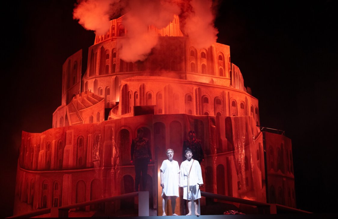 anhaltisches's tweet photo. DIE ZAUBERFLÖTE 🦜🪈🎶 Am 29.12. ist um 19 Uhr Mozarts #Opernmeisterwerk zu sehe. Neben großartigen Gesangsdarbietungen und den einnehmenden #Arien und Melodiebögen der märchenhaften #Oper begeistert insbesondere das einfallsreiche Bühnenbild der Inszenierung.  🎼🎶 https://t.co/ebMJ5qZWSH