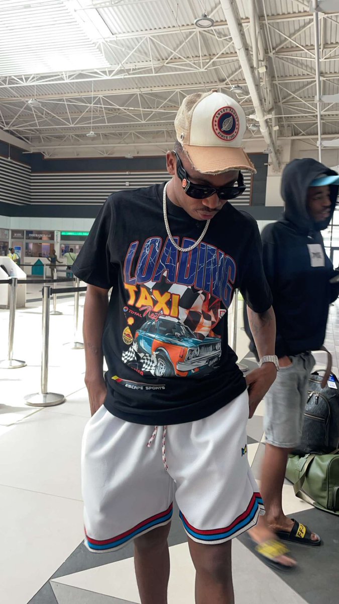 ESCAPE CREATIVE STUDIOS 🌍
LOADING TAXI 🚖🏁‼️
<a href="/Mayorkun/">MAYORKUN</a> 🇳🇬❤️.
S H O P  N O W
☎️: 0270334009