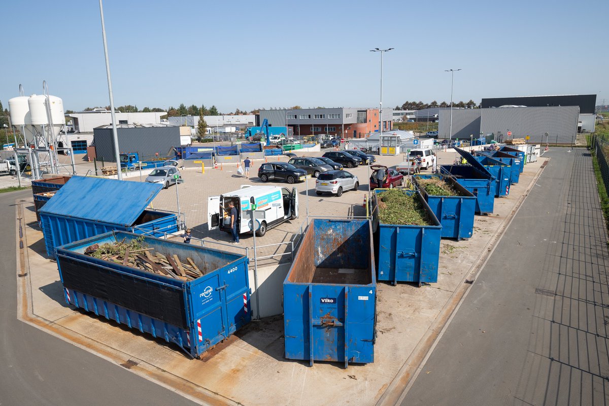 ❗️ Door de harde wind is de milieustraat op de Nijverheidsweg in Voorhout vandaag (donderdag 28 december 2023) gesloten. Dit doen we om het voor iedereen veilig te houden 👉teylingen.nl/nieuws/nieuwsb…