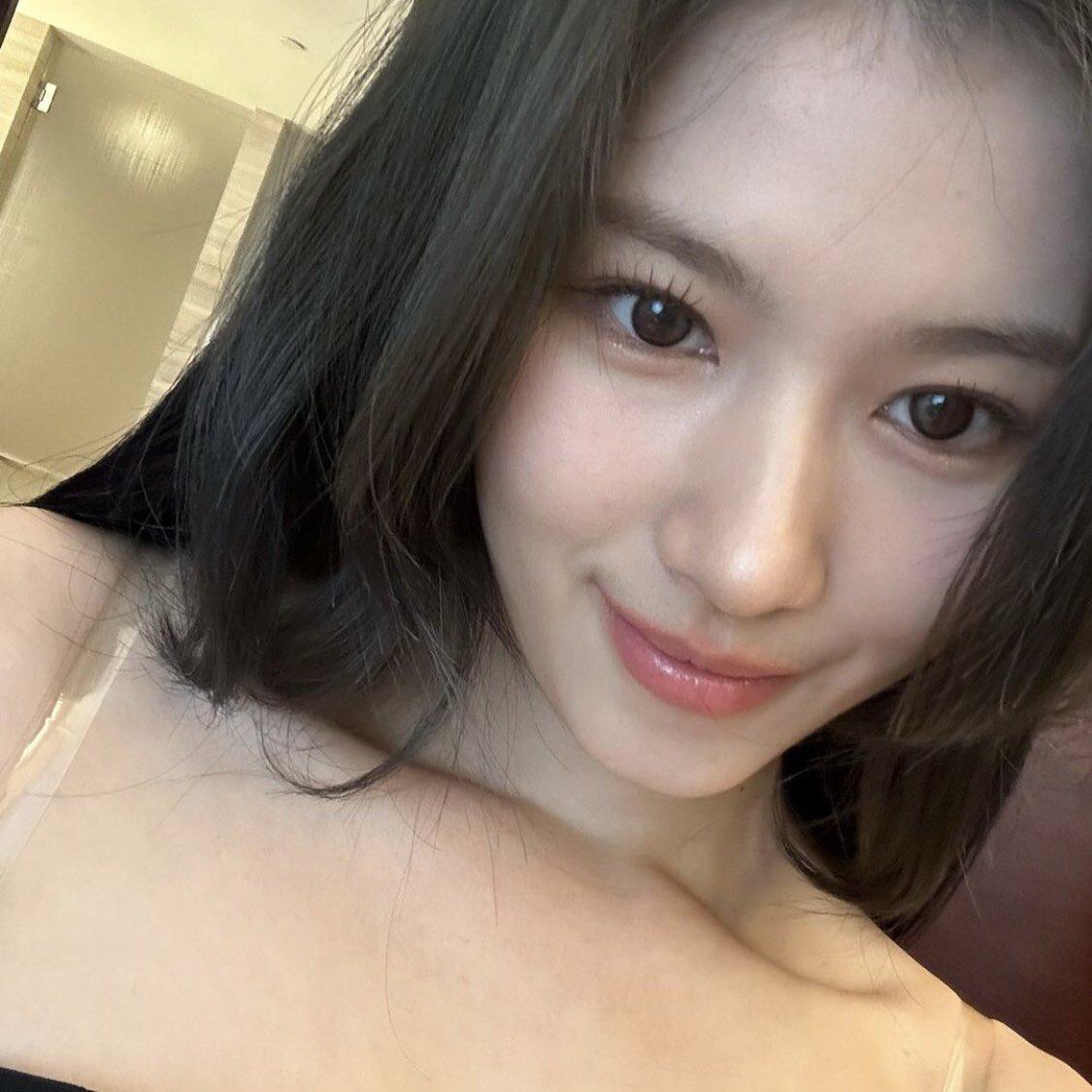 dkaysbff's tweet photo. sana - twice https://t.co/Fewhq2jRFU