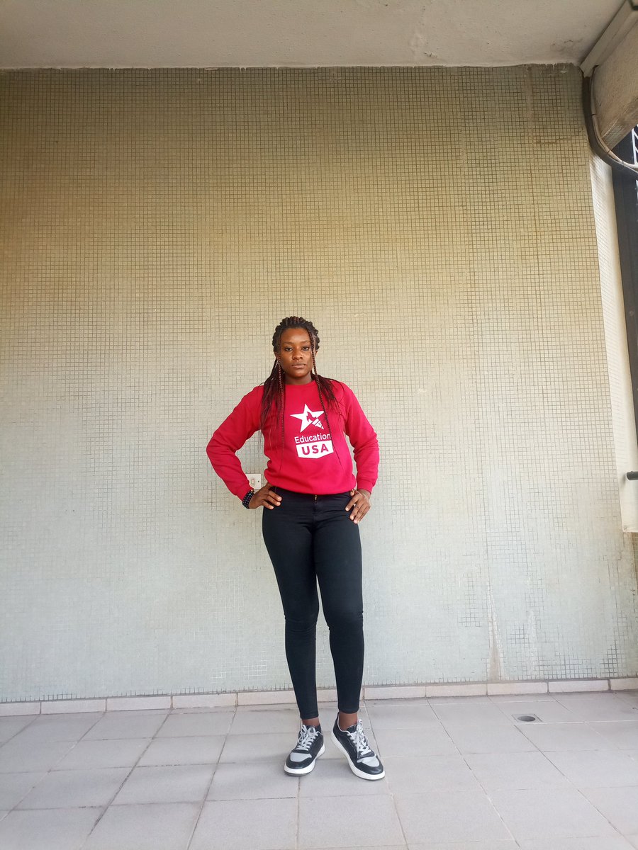 First 2 pictures (December 2022)
"When I allowed mental, emotional and physical stress get to me"

Last two pictures (December 2023)
" Going through the same stress but, I tried not to let it affect me".

Hopefully I can maintain it next year😌😌.